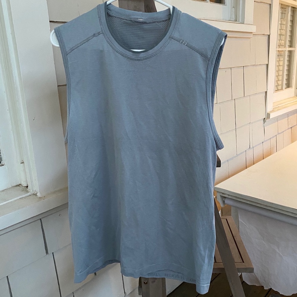 Men’s lululemon tank size M